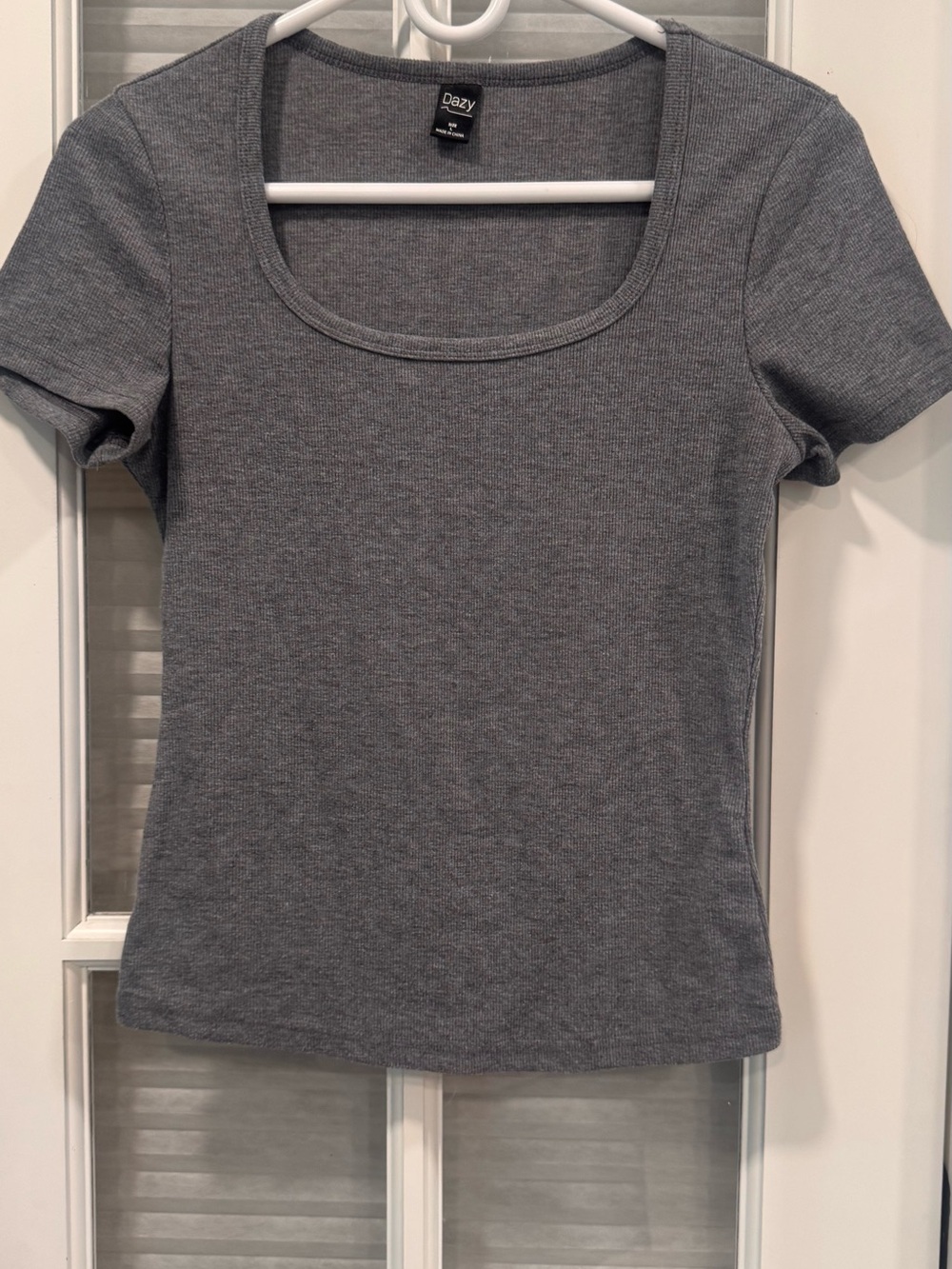 Dazy Gray Short Sleeve Scoop Neck Tee